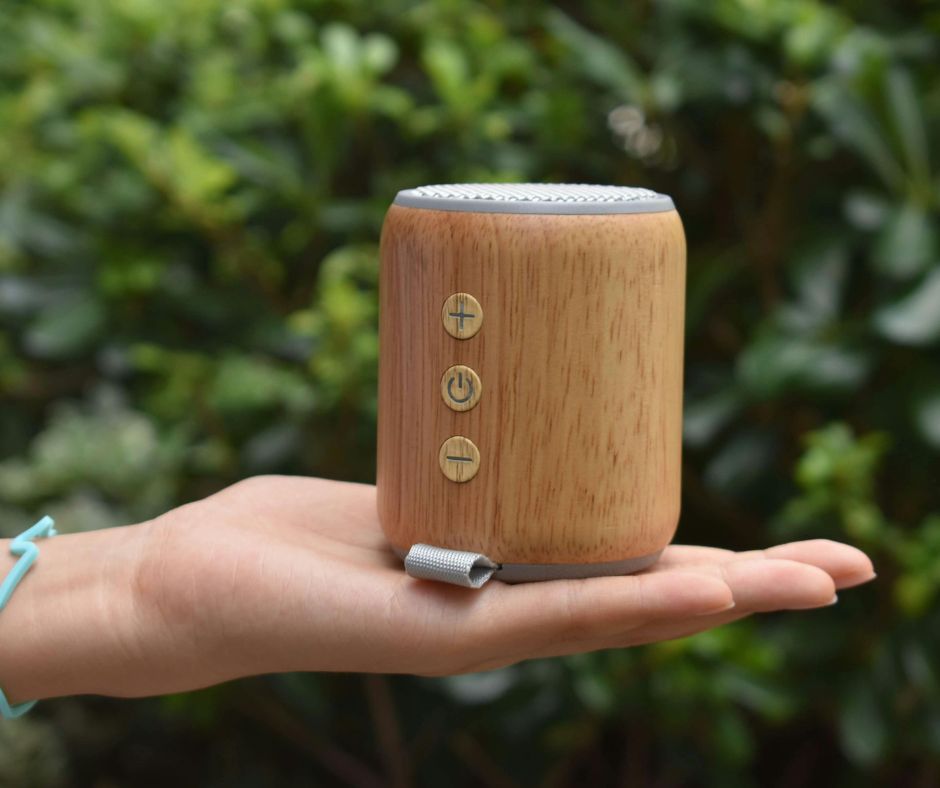 “JBL Charge 6 portable Bluetooth speaker 2025”, “Best outdoor speaker 2025